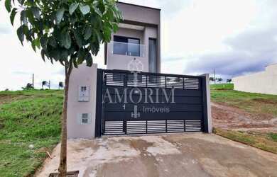 Imagem: A casa em condomínio possui 3 Dormitórios, 2 Banheiros, 2