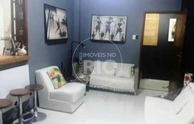 Imagem: O apartamento possui 2 Dormitórios, 2 Banheiros, 72m² de Área