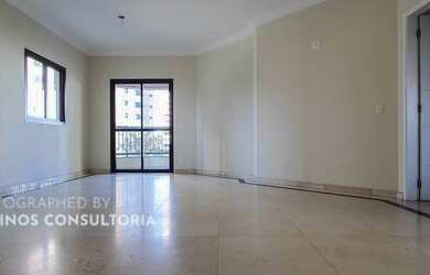 Imagem: O apartamento possui 4 Dormitórios, 5 Banheiros, 4 Vagas na