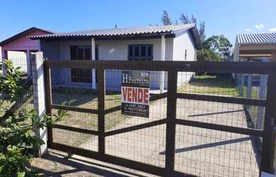 Imagem: A casa possui 2 Dormitórios, 1 Banheiro, 100m² de Área, Churrasqueira