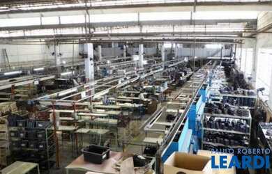 Imagem 2: GALPÃO - JAÇANÃ - SP. 3.418m² de Áreae5 Vagas na garagem