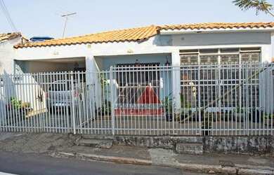 Imagem 2: Casa Padrão para Venda em Centro Santa Luzia-MG - 400