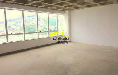 Imagem: O depósito possui 3 Vagas na garagem, 132m² de Área e está