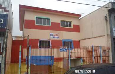 Imagem: O depósito possui 5 Vagas na garagem, 440m² de Área e está