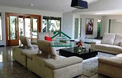 Imagem: A casa em condomínio possui 5 Dormitórios, 5 Banheiros, 5