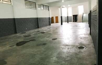 Imagem: O depósito possui 4 Vagas na garagem, 360m² de Área, Imóvel