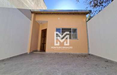 Imagem: A casa possui 2 Dormitórios, 2 Banheiros, 2 Vagas na garagem