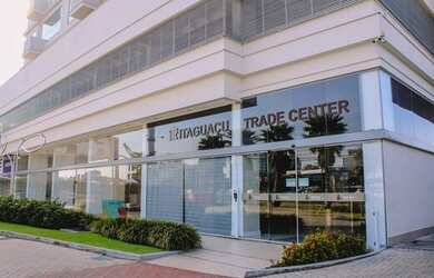 Imagem: O depósito possui 1 Vaga na garagem, 33m² de Área e está