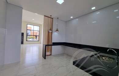 Imagem: A casa em condomínio possui 3 Dormitórios, 3 Banheiros, 4