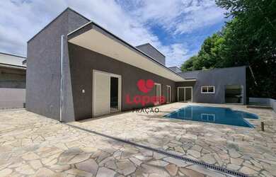 Imagem: A casa em condomínio possui 3 Dormitórios, 3 Banheiros, 4