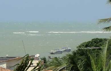 Imagem: A casa possui 5 Dormitórios, 3 Banheiros, 4 Vagas na garagem