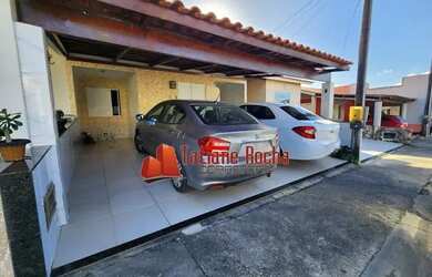 Imagem: A casa em condomínio possui 4 Dormitórios, 2 Banheiros, 2