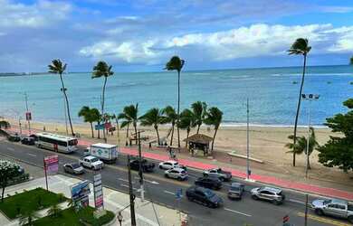 Imagem: O apartamento possui 4 Dormitórios, 2 Banheiros, 2 Vagas na