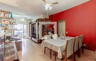 Imagem: O apartamento possui 3 Dormitórios, 2 Banheiros, 2 Vagas na