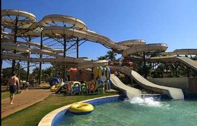 Imagem: O apartamento possui 1 Dormitório, 2 Vagas na garagem e está