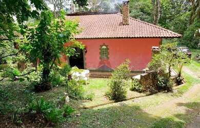 Imagem: A casa em condomínio possui 4 Dormitórios, 3 Banheiros, 162m²