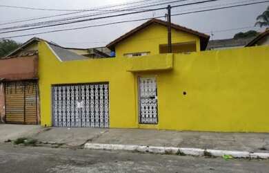 Imagem: A casa possui 2 Dormitórios, 1 Banheiro, 2 Vagas na garagem