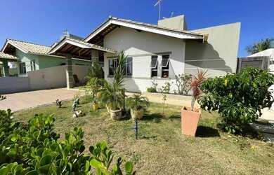 Imagem: A casa em condomínio possui 4 Dormitórios, 3 Banheiros, 2