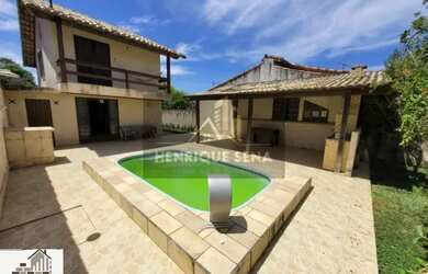 Imagem: A casa possui 3 Dormitórios, 1 Banheiro, 3 Vagas na garagem