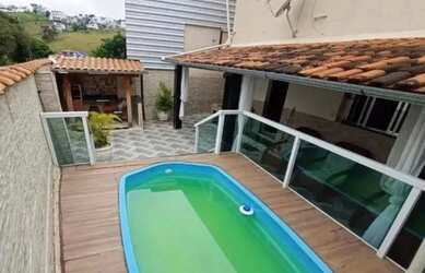 Imagem: A casa em condomínio possui 3 Dormitórios, 2 Banheiros, 2