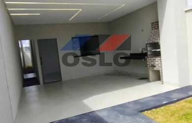 Imagem: A casa possui 2 Dormitórios, 2 Banheiros, 2 Vagas na garagem