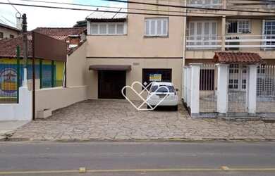 Imagem: O depósito possui 4 Vagas na garagem e 72m² de Área e está