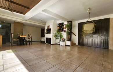 Imagem 5: CASA BAIRRO CAMOBI COM 4 DORMITÓRIOS, PISCINA E PÁTIO