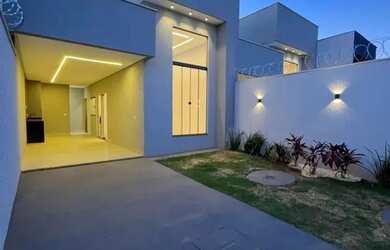 Imagem: A casa à venda possui 3 Dormitórios, 3 Banheiros, 1 Vaga na