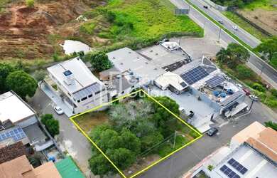 Imagem: O terreno possui 779m² de Área e está localizado em Lagoa