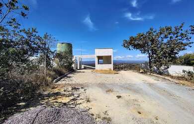 Imagem: O terreno possui 2.000m² de Área e está localizado em Jaboticatubas