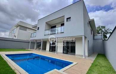 Imagem: A casa em condomínio possui 4 Dormitórios, 5 Banheiros, 4