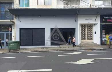 Imagem: O depósito possui 354m² de Área e está localizado em Centro