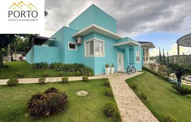 Imagem: A casa em condomínio possui 3 Dormitórios, 4 Banheiros, 4