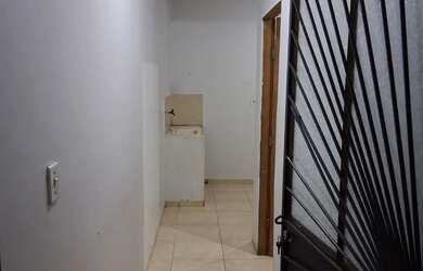 Imagem: A kitnet possui 1 Dormitório, 1 Banheiro, 1 Vaga na garagem