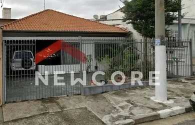 Imagem: A casa possui 5 Dormitórios, 4 Banheiros, 4 Vagas na garagem