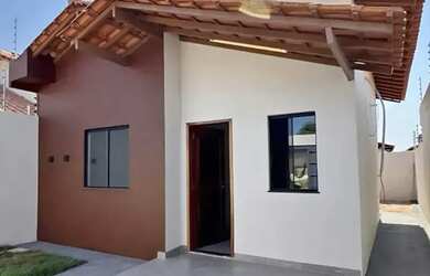 Imagem: A casa possui 2 Dormitórios, 1 Banheiro e está localizado