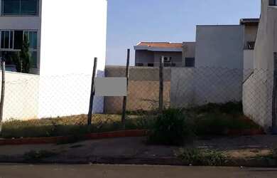 Imagem: O terreno possui 300m² de Área e está localizado em Parque