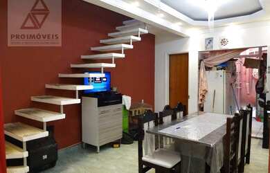 Imagem: A casa possui 2 Dormitórios, 1 Banheiro, 2 Vagas na garagem