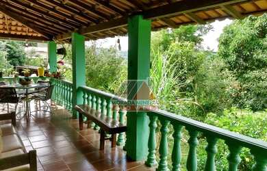 Imagem: A fazenda possui 185m² de Área e está localizado em Pinhões