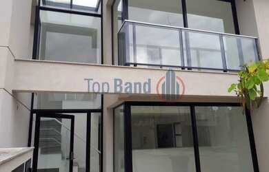 Imagem: A casa em condomínio possui 3 Dormitórios, 1 Banheiro, 2 Vagas