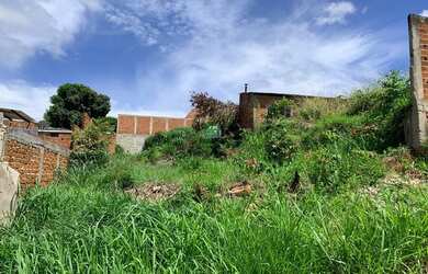 Imagem: O terreno possui 1m² de Área e está localizado em Itamaraty