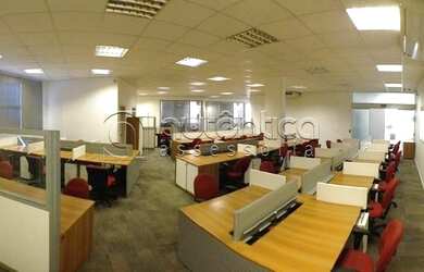 Imagem: O depósito possui 879m² de Área, Imóvel mobiliado e está