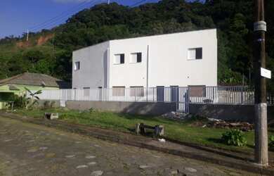 Imagem: A casa possui 2 Dormitórios, 2 Banheiros, 1 Vaga na garagem