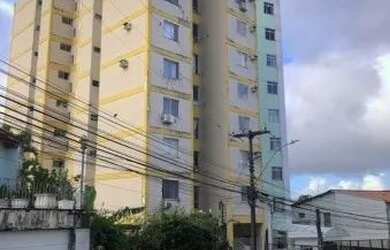 Imagem: O apartamento possui 3 Dormitórios, 1 Banheiro, 1 Vaga na garagem