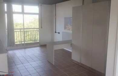 Imagem: A kitnet possui 1 Dormitório, 1 Banheiro, 30m² de Área, Imóvel