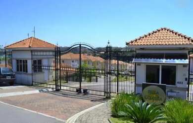 Imagem: A casa em condomínio possui 3 Dormitórios, 3 Banheiros, 2