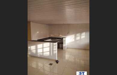 Imagem: A casa possui 2 Dormitórios, 2 Banheiros, 1 Vaga na garagem