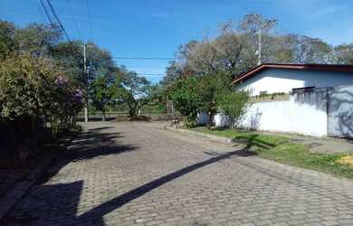 Imagem 2: Vendo casa mista na urubatan hipica z.sul Porto Alegre
