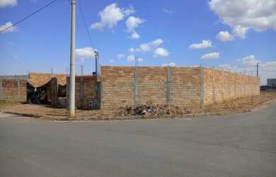 Imagem: O terreno possui 435m² de Área e está localizado em Senador