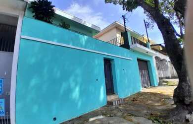 Imagem: A casa à venda possui 2 Dormitórios, 2 Banheiros, 1 Vaga na